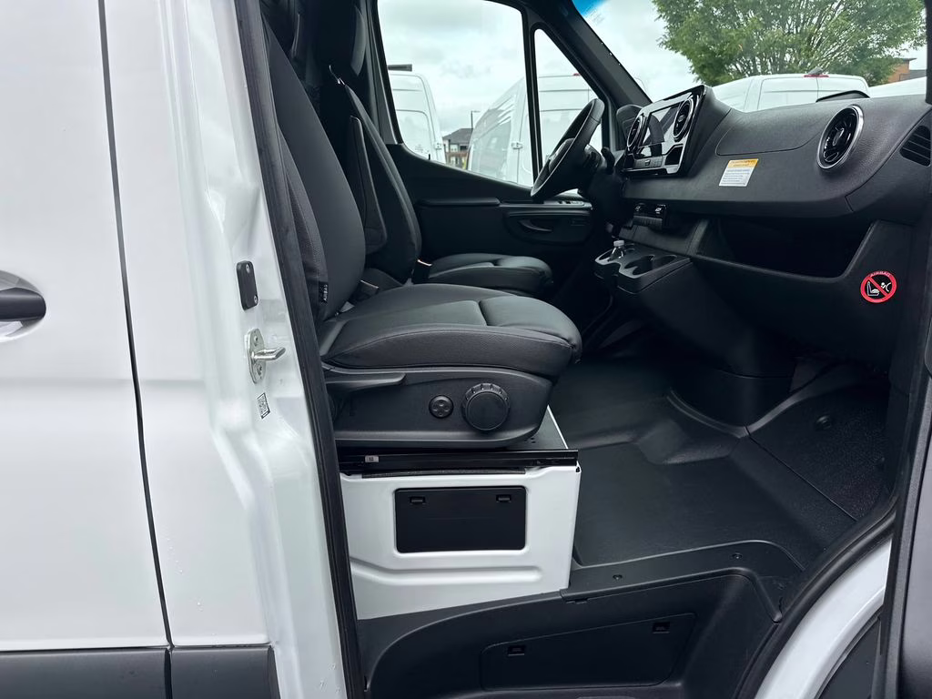 2026 Arctic Mercedes-Benz Sprinter 2500 Cargo 144 WB RWD Van