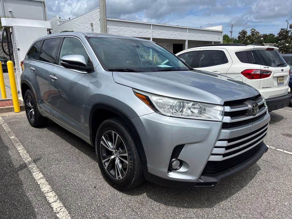 2018 Celestial Silver Metallic Toyota Highlander LE Plus FWD SUV