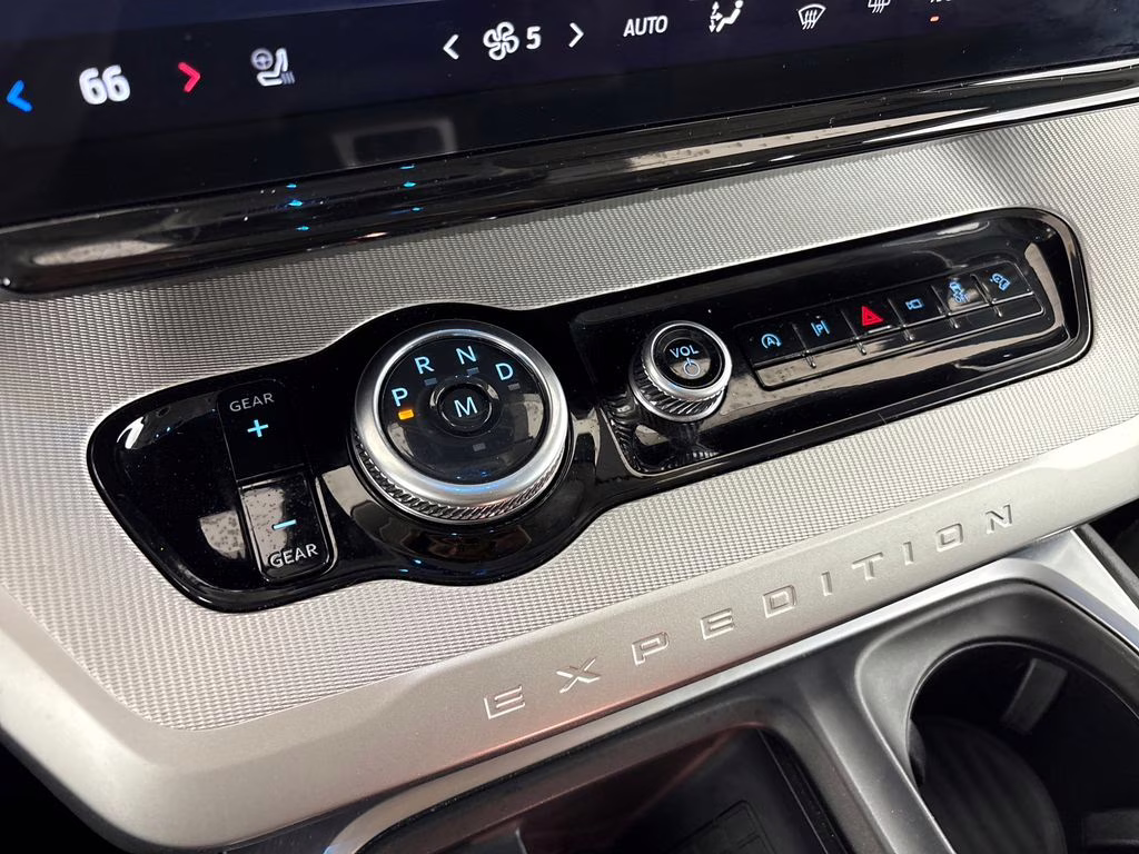 2025 Silver Metallic Ford Expedition Max Active 4X4 SUV