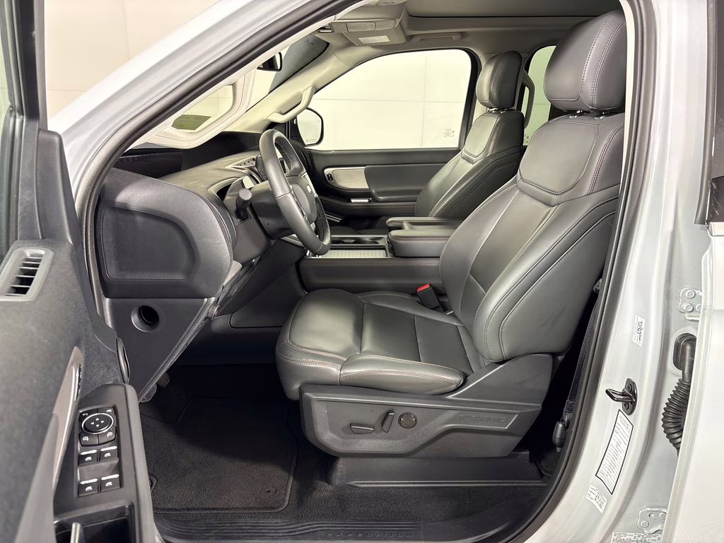 2025 Silver Metallic Ford Expedition Max Active 4X4 SUV