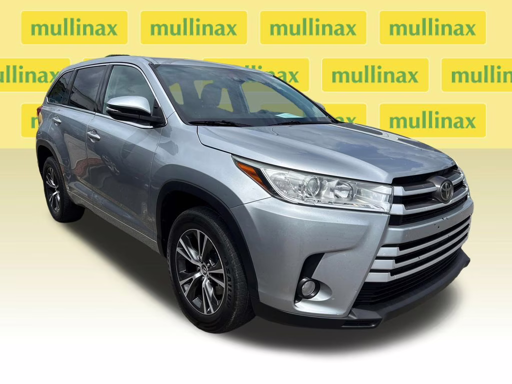 2018 Celestial Silver Metallic Toyota Highlander LE Plus FWD SUV