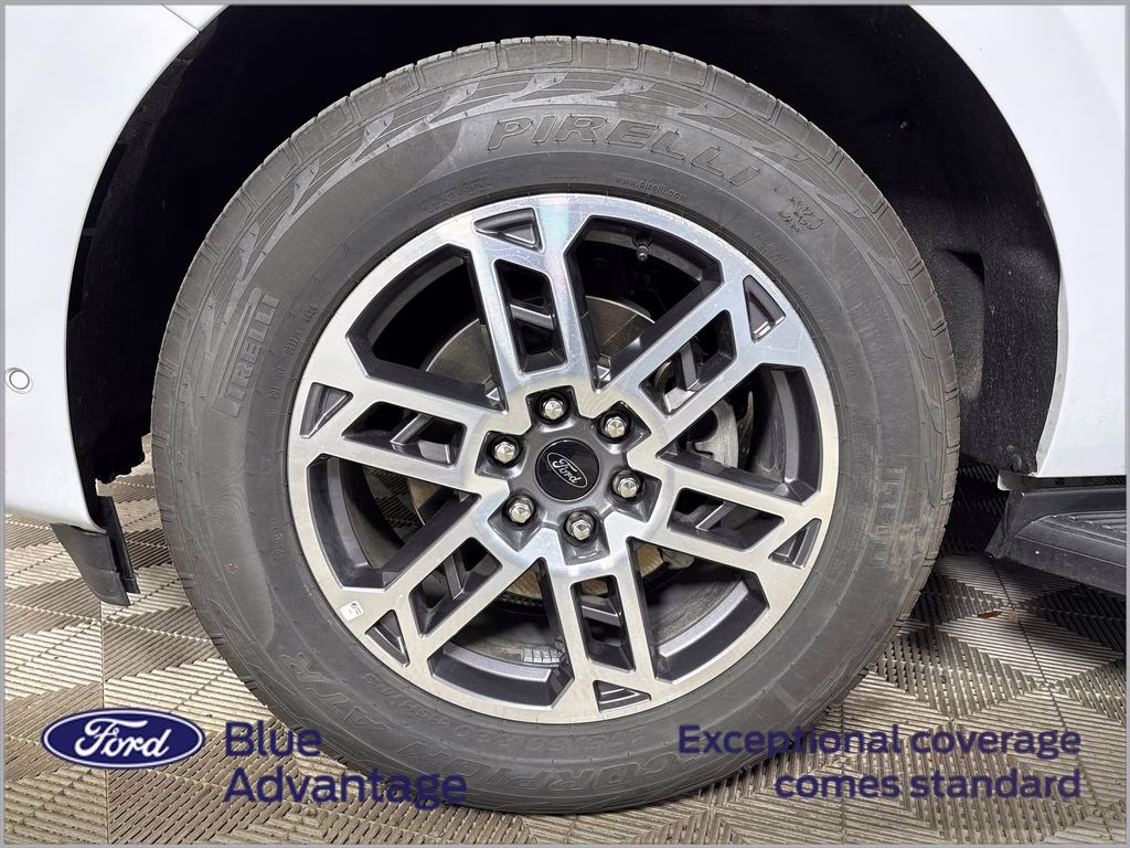 2025 Silver Metallic Ford Expedition Max Active 4X4 SUV