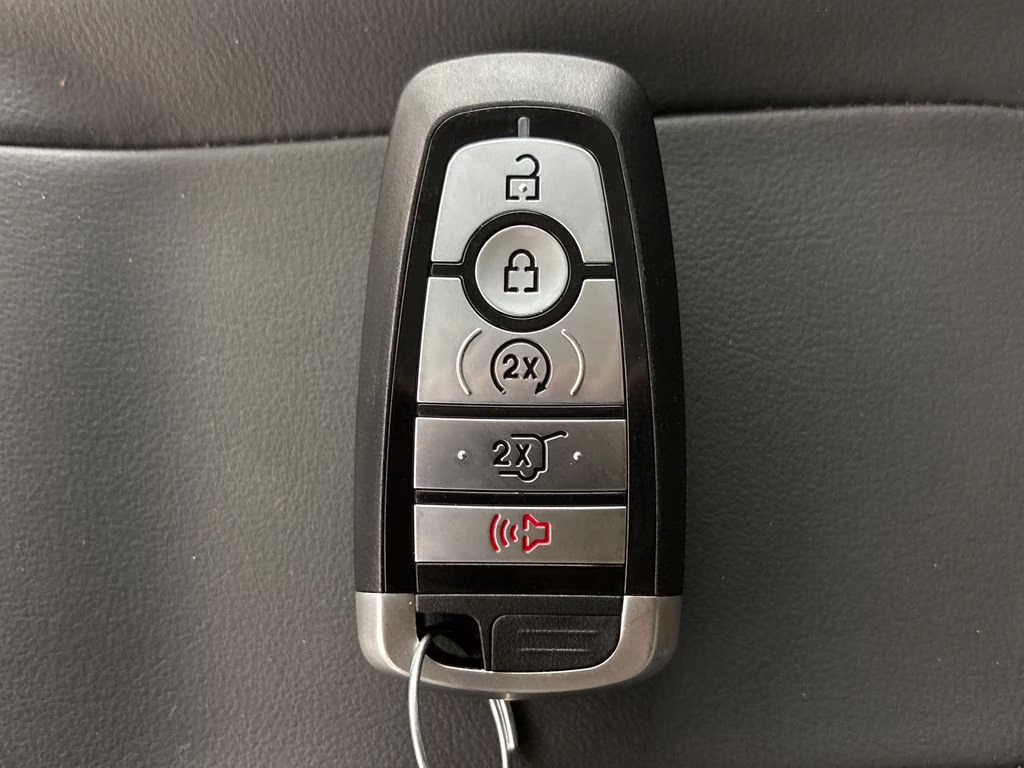 2025 Silver Metallic Ford Expedition Max Active 4X4 SUV