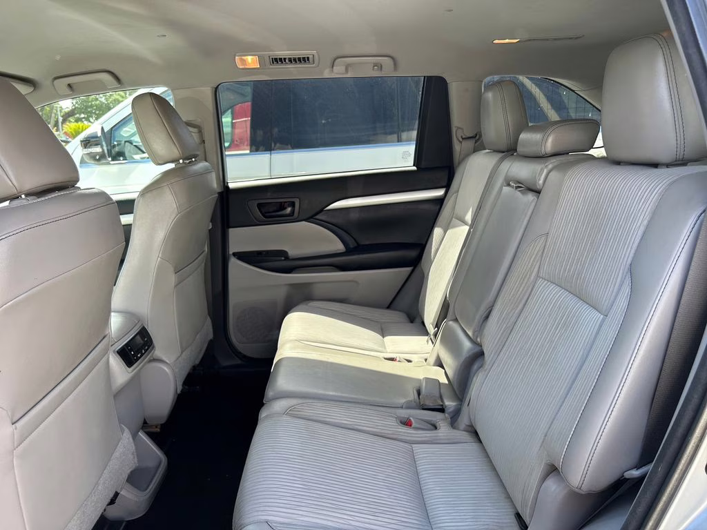 2018 Celestial Silver Metallic Toyota Highlander LE Plus FWD SUV