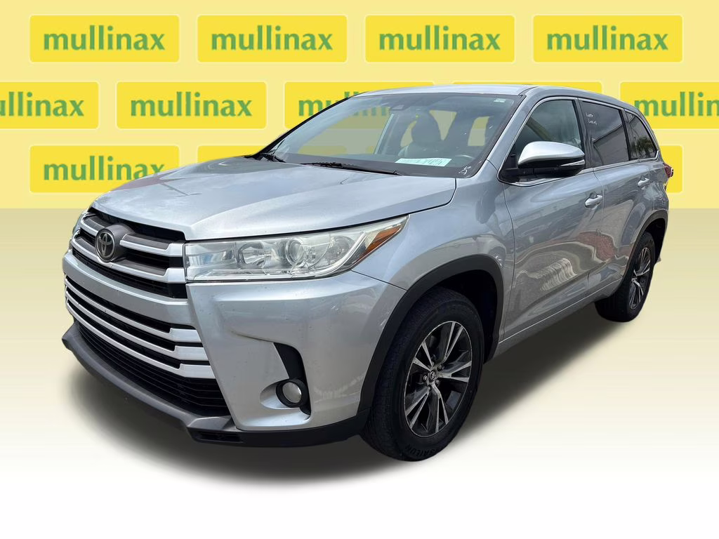 2018 Celestial Silver Metallic Toyota Highlander LE Plus FWD SUV