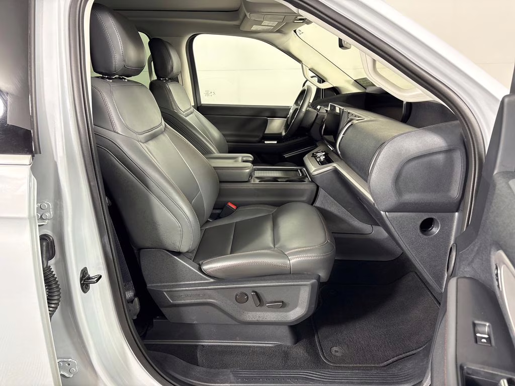 2025 Silver Metallic Ford Expedition Max Active 4X4 SUV