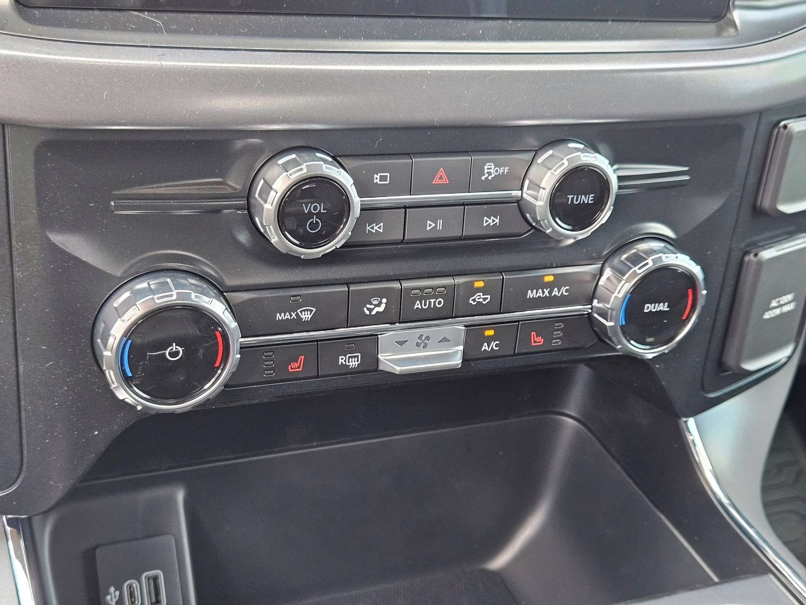 2025 Black Metallic Ford F-150 XLT 4X4 Truck