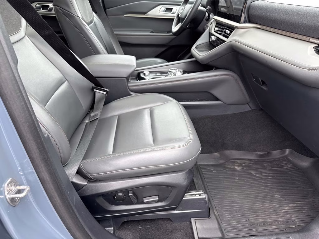 2025 Vapor Blue Metallic Ford Explorer Active 4X4 SUV