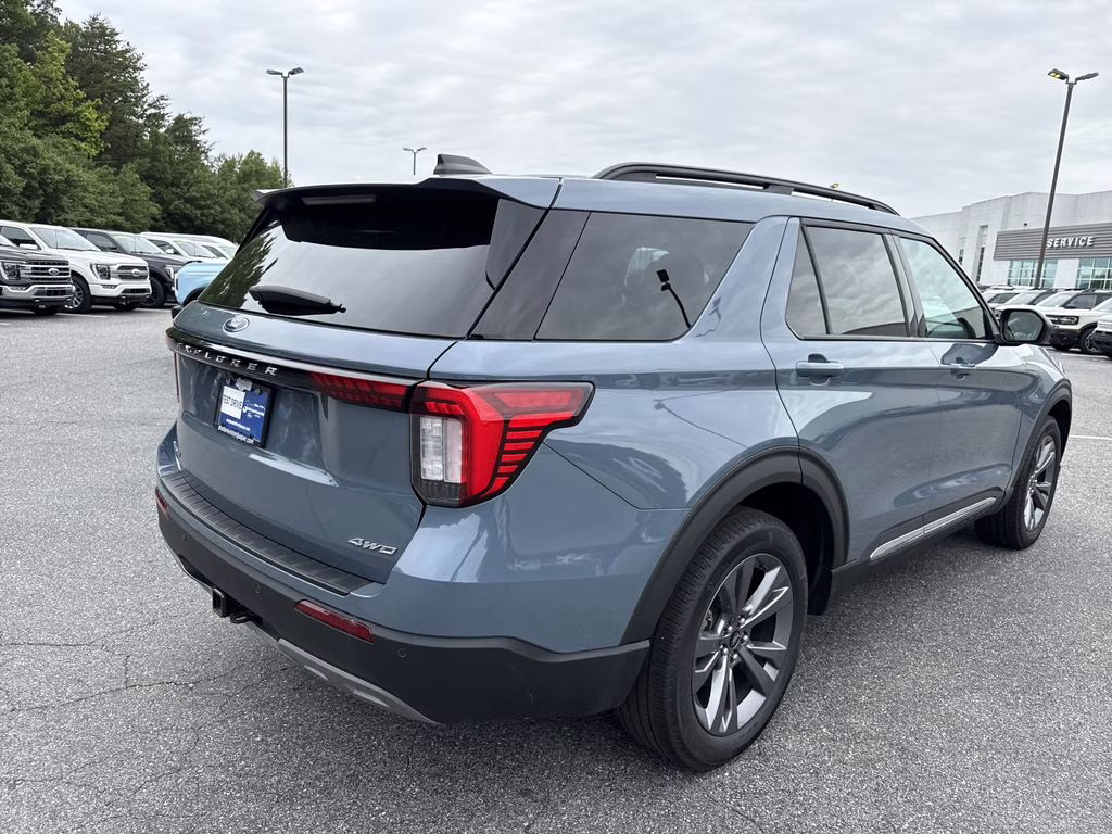 2025 Vapor Blue Metallic Ford Explorer Active 4X4 SUV