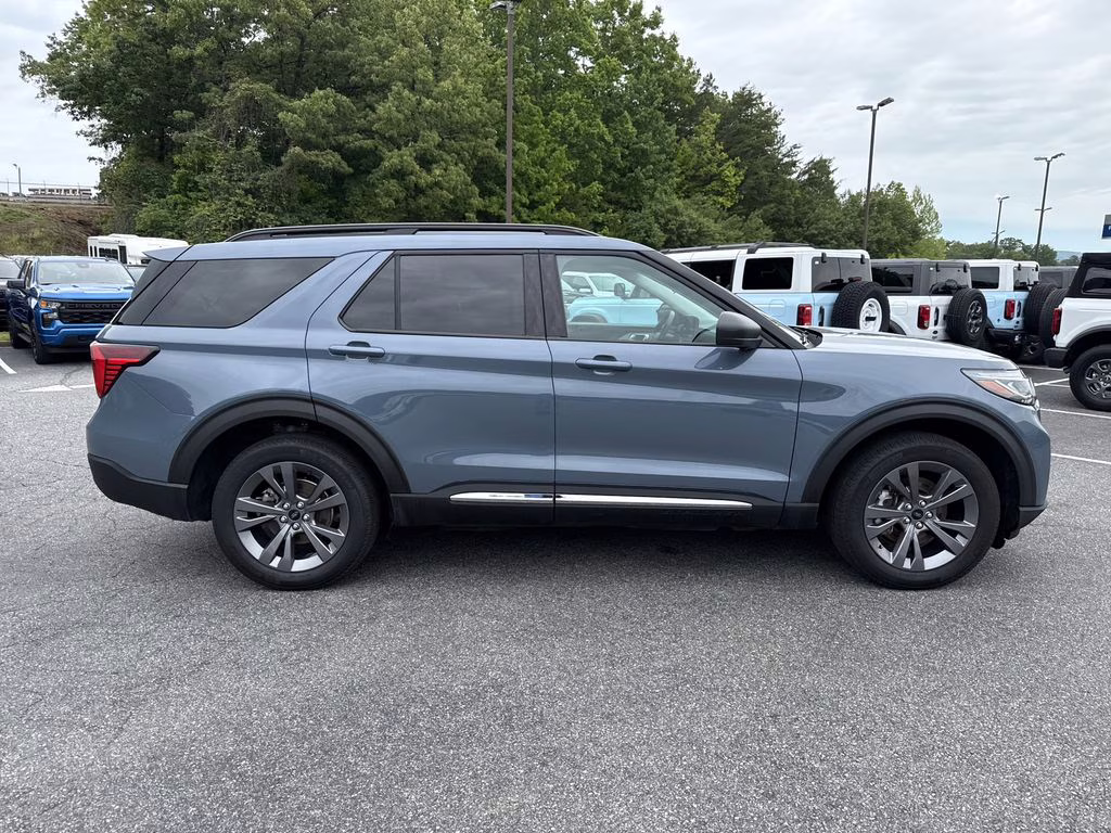 2025 Vapor Blue Metallic Ford Explorer Active 4X4 SUV