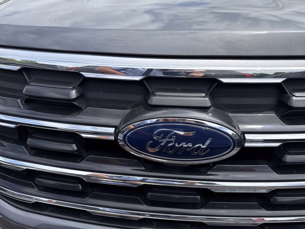 2025 Carbonized Gray Metallic Ford Explorer Active 4X4 SUV