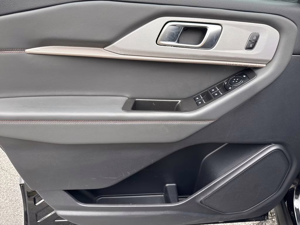 2025 Agate Black Metallic Ford Explorer Active 4X4 SUV