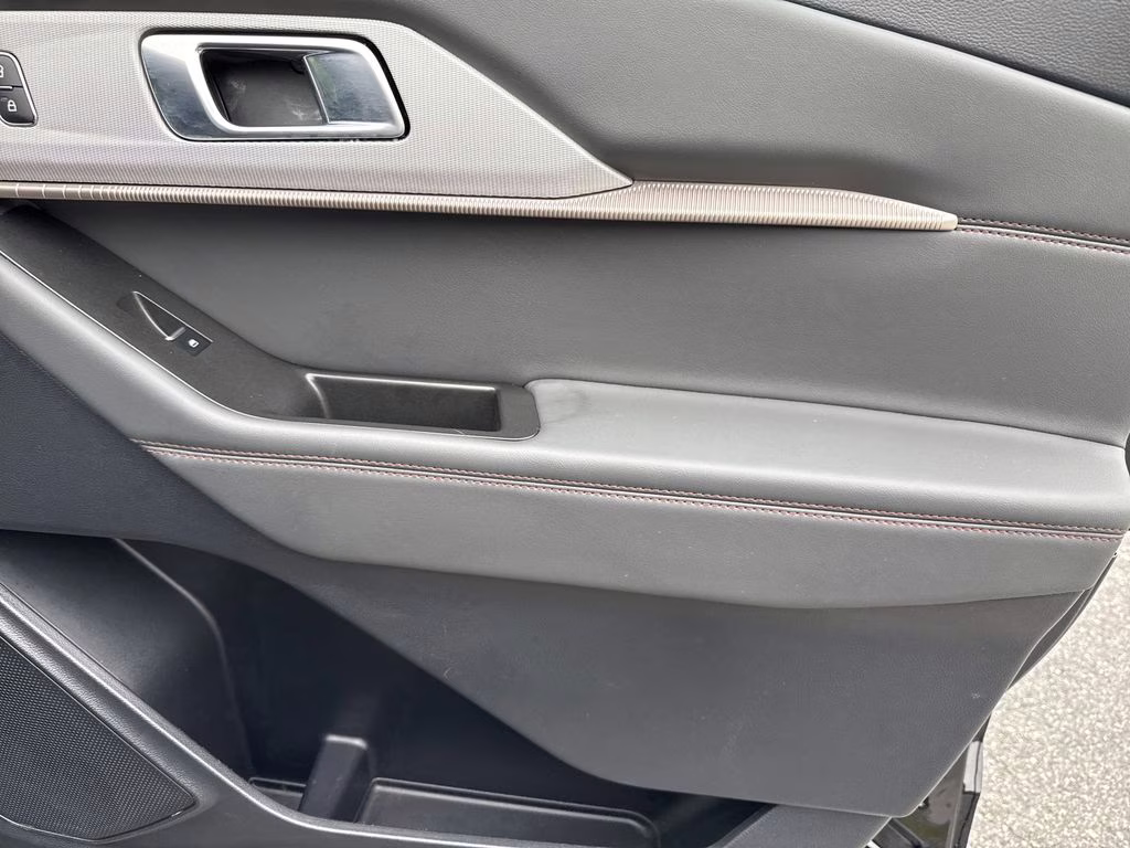 2025 Agate Black Metallic Ford Explorer Active 4X4 SUV