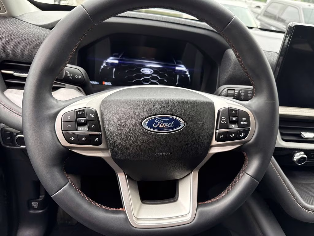 2025 Agate Black Metallic Ford Explorer Active 4X4 SUV