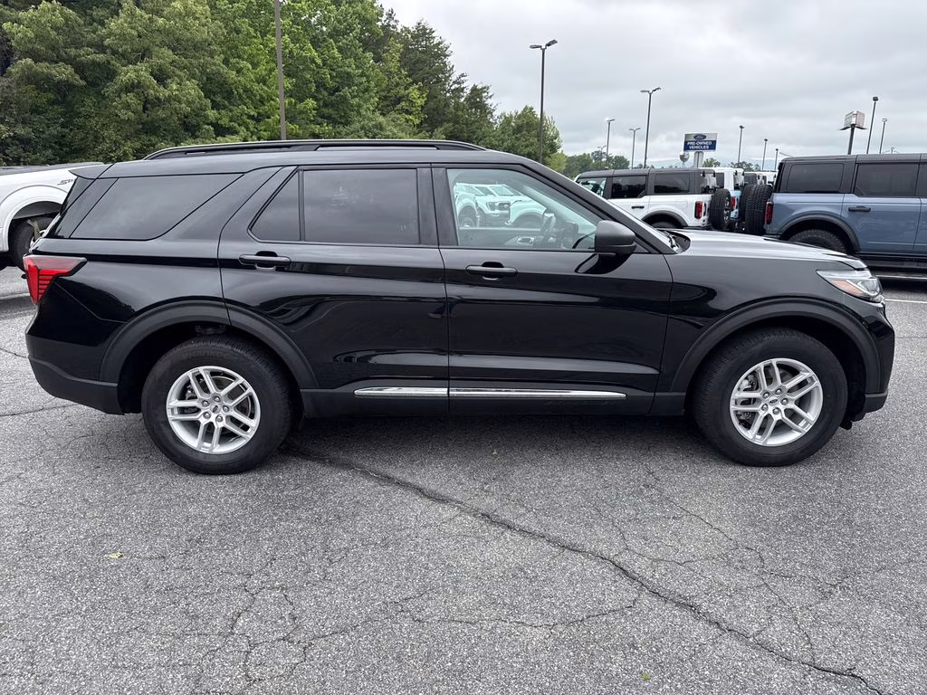 2025 Agate Black Metallic Ford Explorer Active 4X4 SUV
