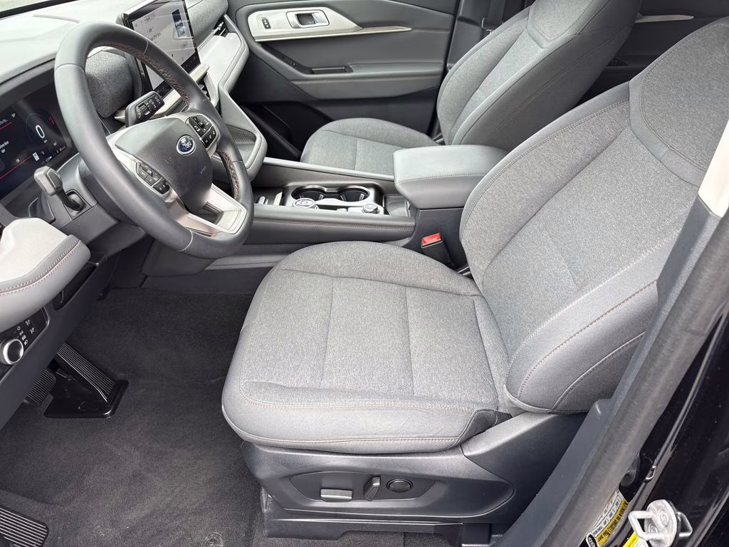2025 Agate Black Metallic Ford Explorer Active 4X4 SUV