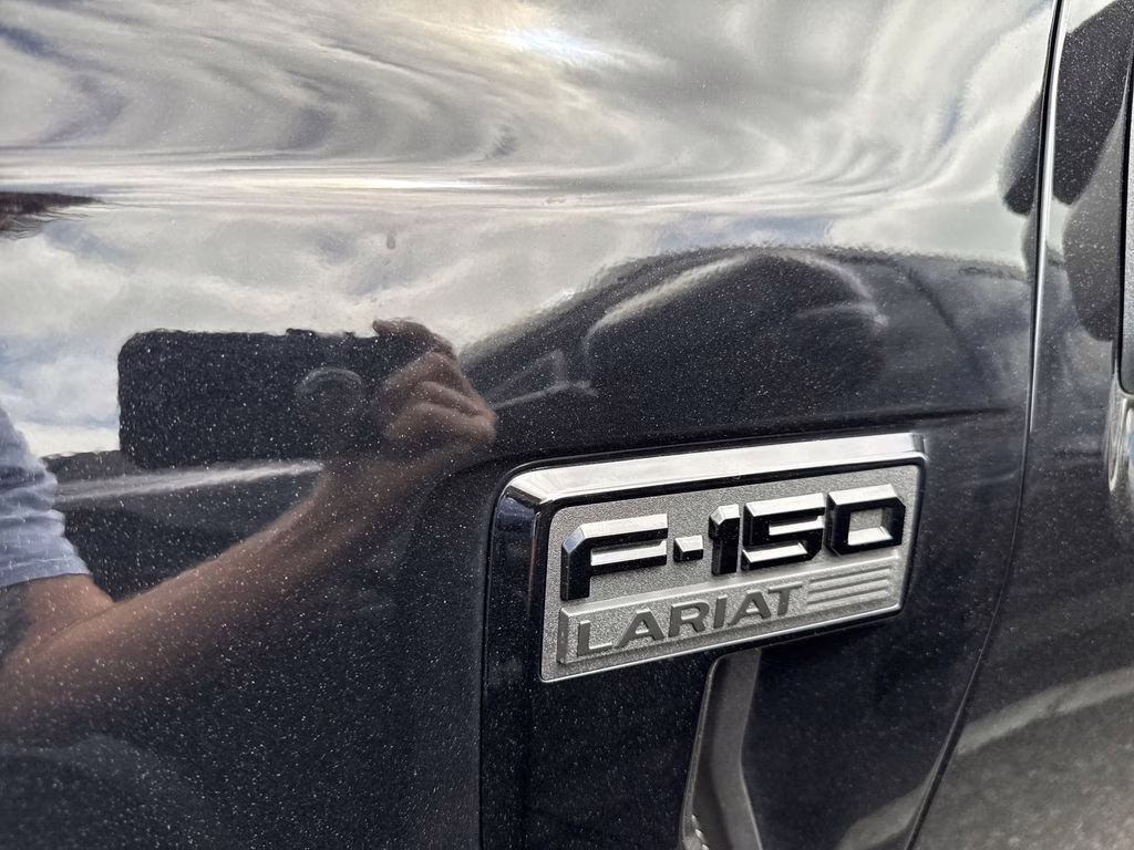 2023 Agate Black Metallic Ford F-150 Lariat 4X4 Truck