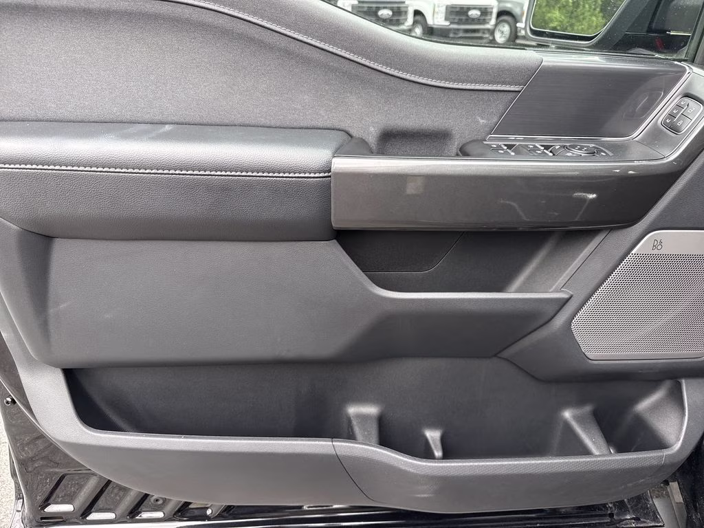 2023 Agate Black Metallic Ford F-150 Lariat 4X4 Truck