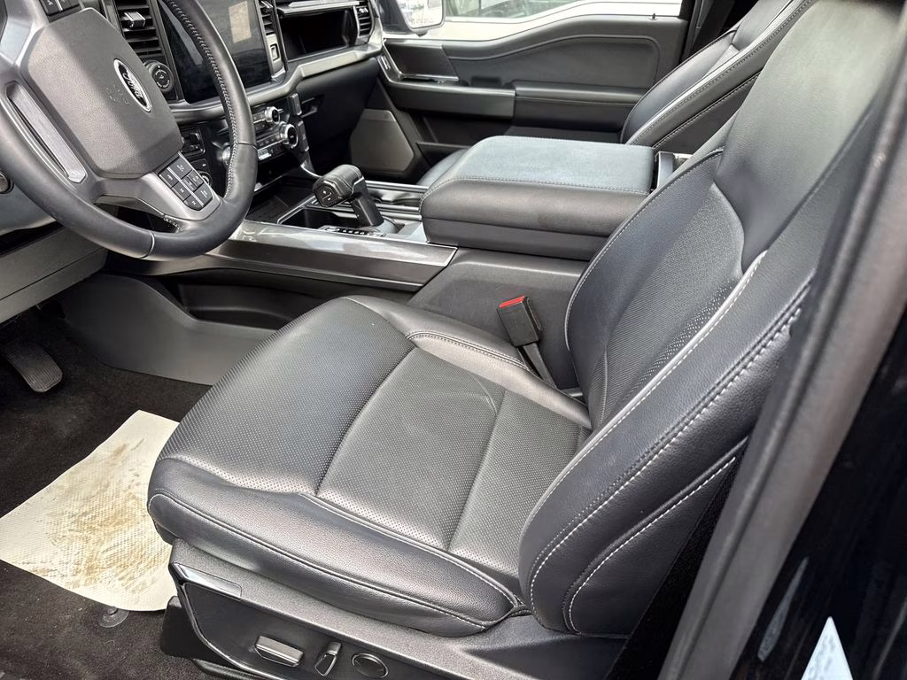 2023 Agate Black Metallic Ford F-150 Lariat 4X4 Truck
