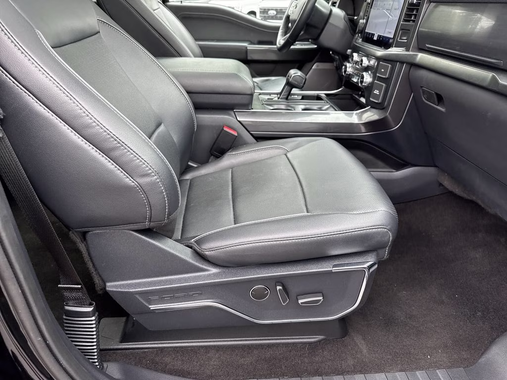 2023 Agate Black Metallic Ford F-150 Lariat 4X4 Truck