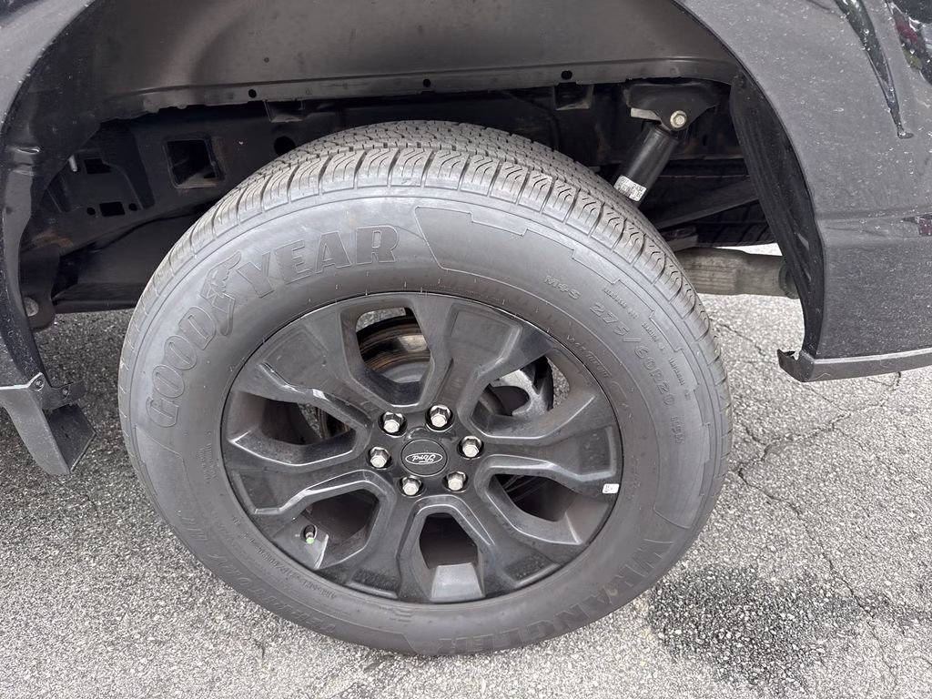 2023 Agate Black Metallic Ford F-150 Lariat 4X4 Truck