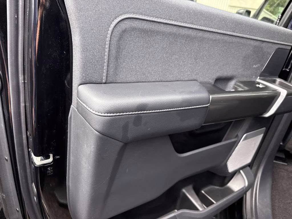 2023 Agate Black Metallic Ford F-150 Lariat 4X4 Truck