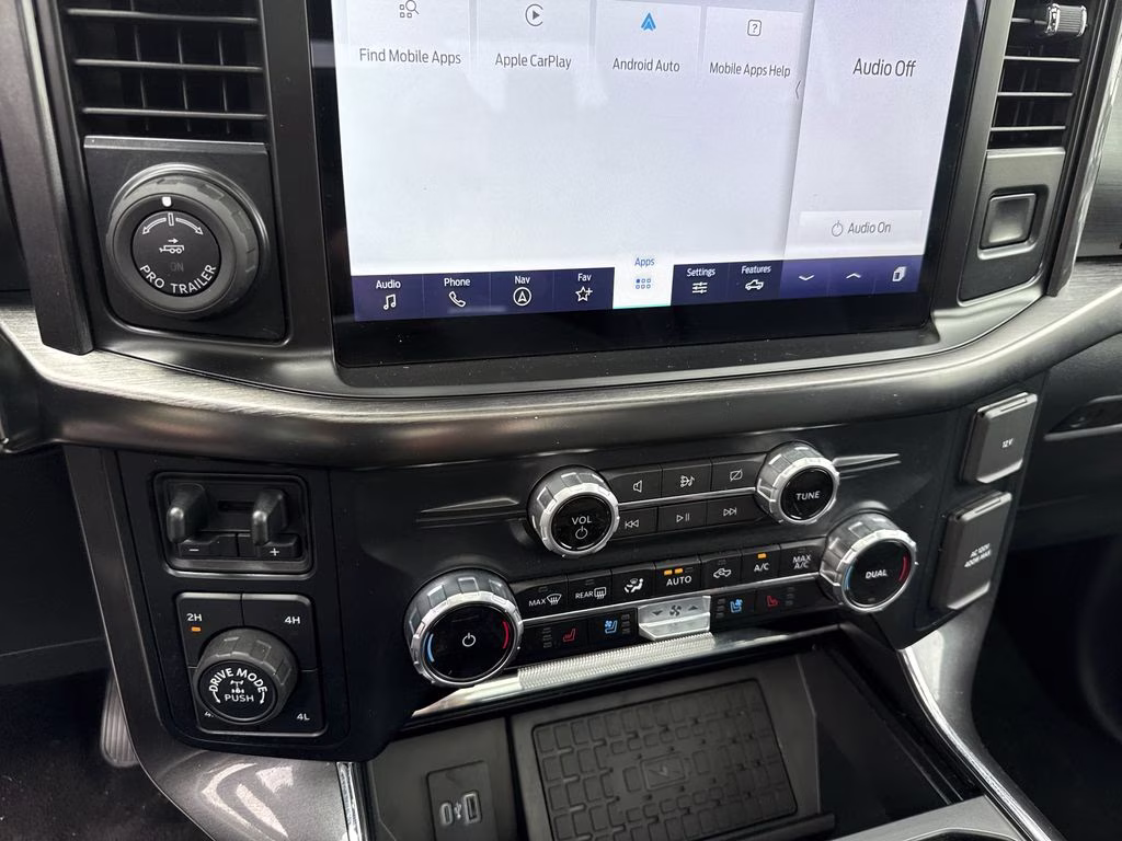 2023 Agate Black Metallic Ford F-150 Lariat 4X4 Truck