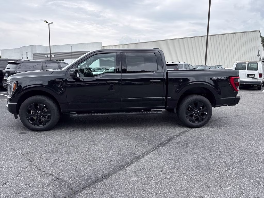 2023 Agate Black Metallic Ford F-150 Lariat 4X4 Truck