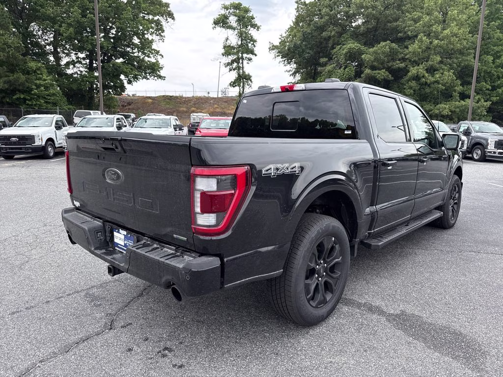 2023 Agate Black Metallic Ford F-150 Lariat 4X4 Truck