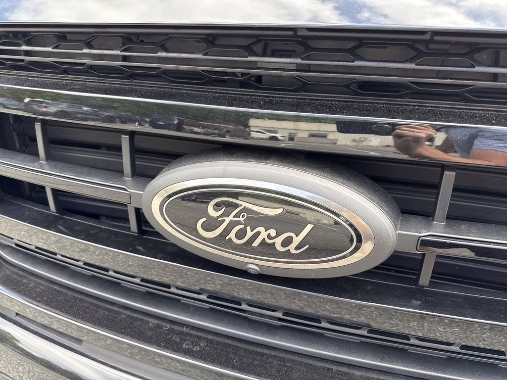 2023 Agate Black Metallic Ford F-150 Lariat 4X4 Truck