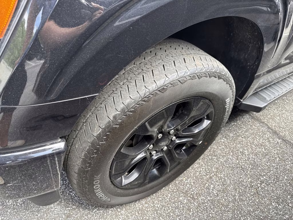2023 Agate Black Metallic Ford F-150 Lariat 4X4 Truck