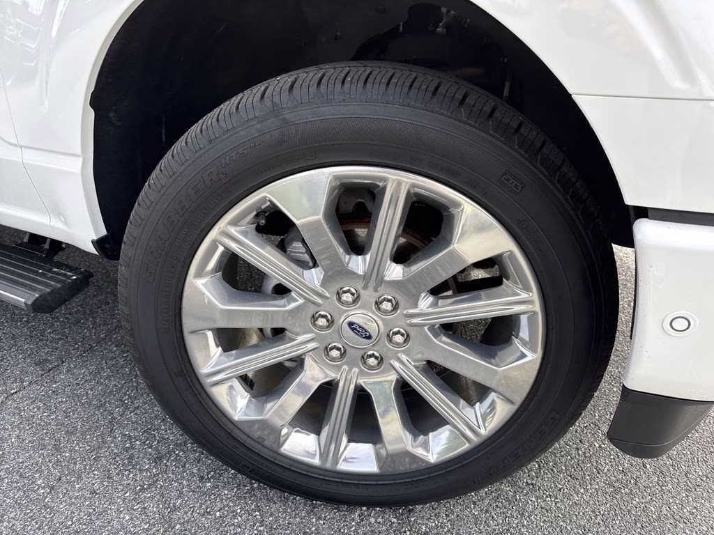2022 Star White Metallic Tri-Coat Ford F-150 Limited 4X4 Truck