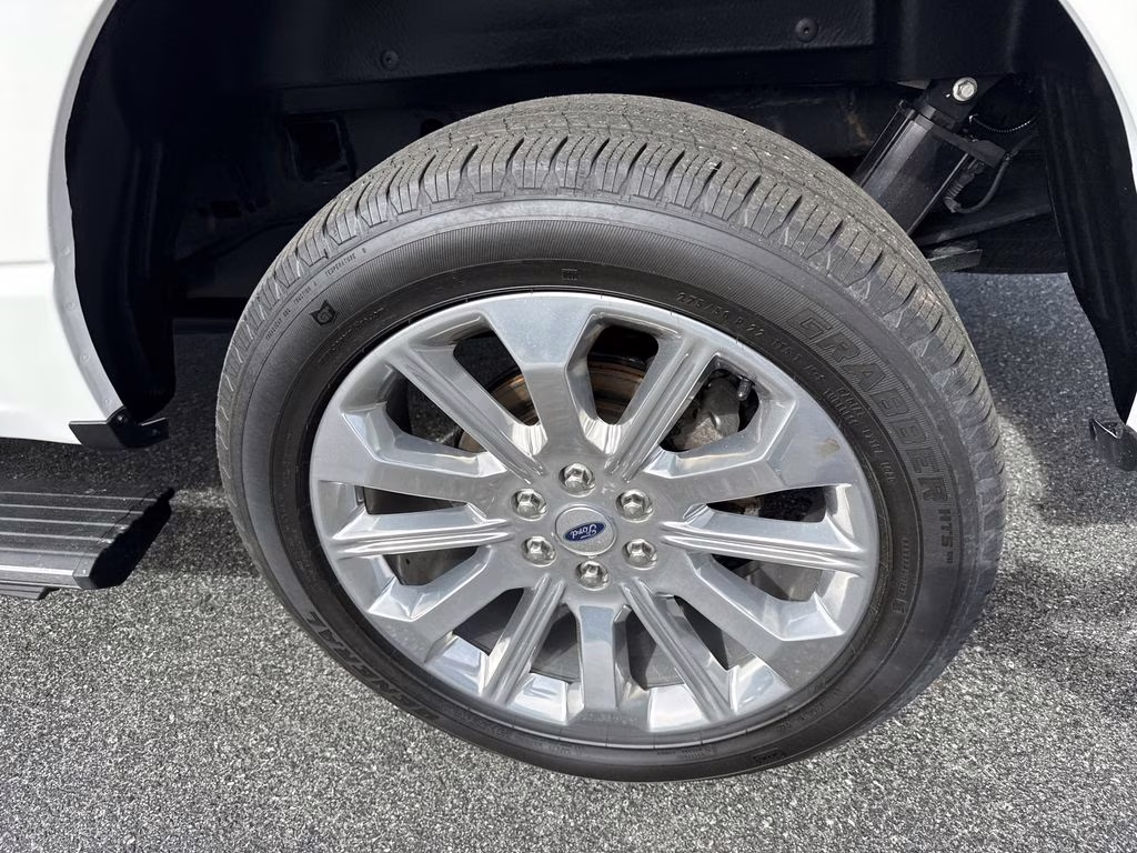 2022 Star White Metallic Tri-Coat Ford F-150 Limited 4X4 Truck