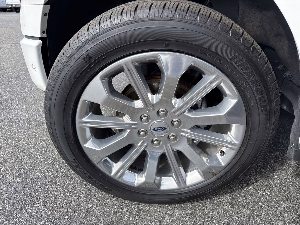 2022 Star White Metallic Tri-Coat Ford F-150 Limited 4X4 Truck