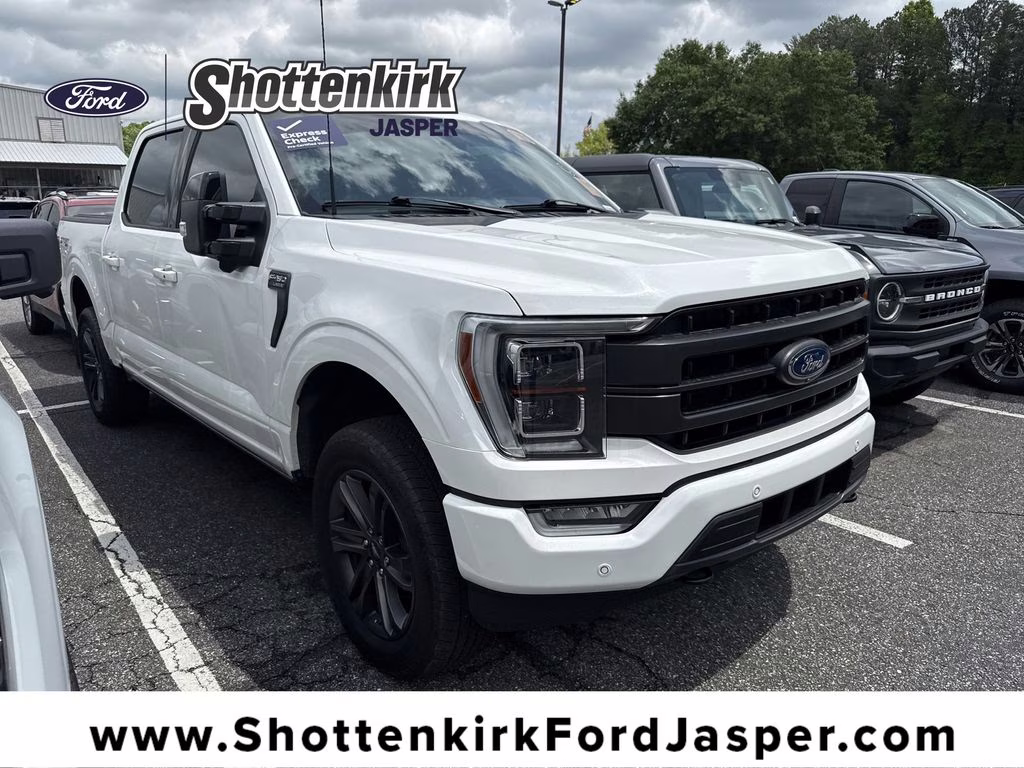 2023 Star White Metallic Tri-Coat Ford F-150 Lariat 4X4 Truck