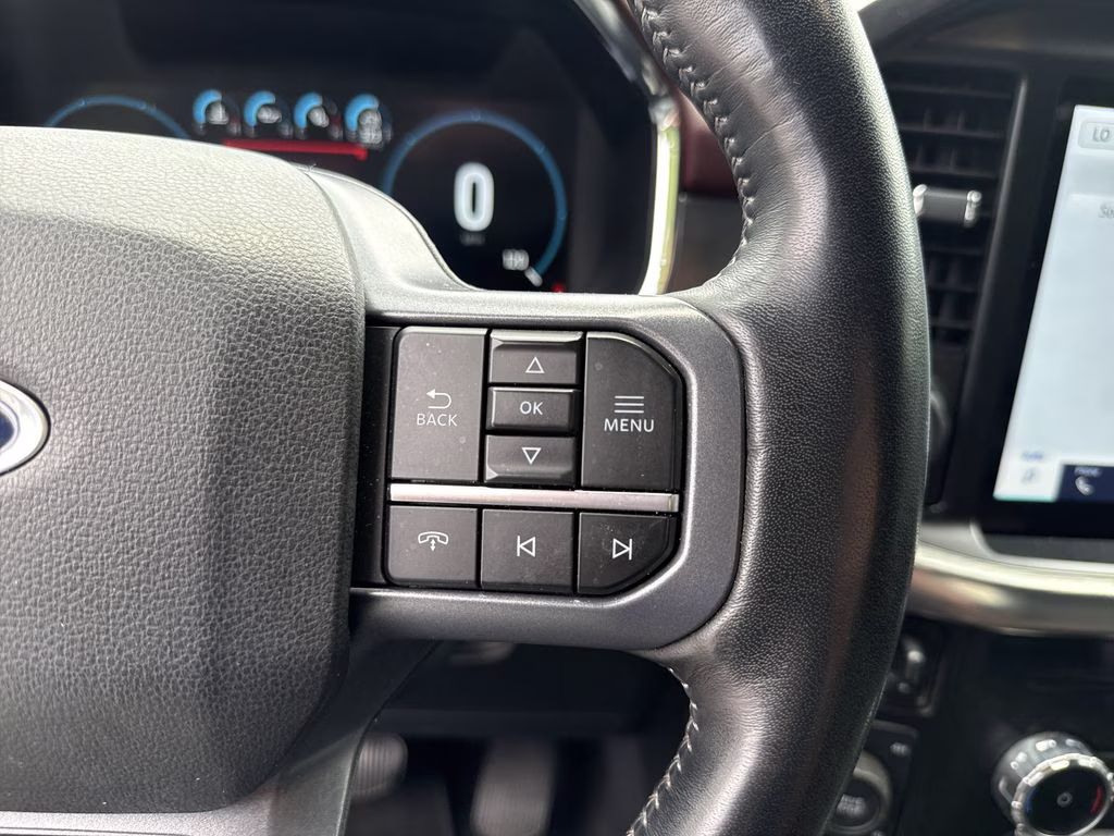 2023 Star White Metallic Tri-Coat Ford F-150 Lariat 4X4 Truck