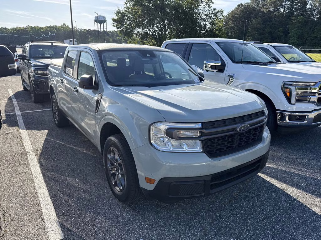 2024 Cactus Gray Ford Maverick XLT FWD Truck