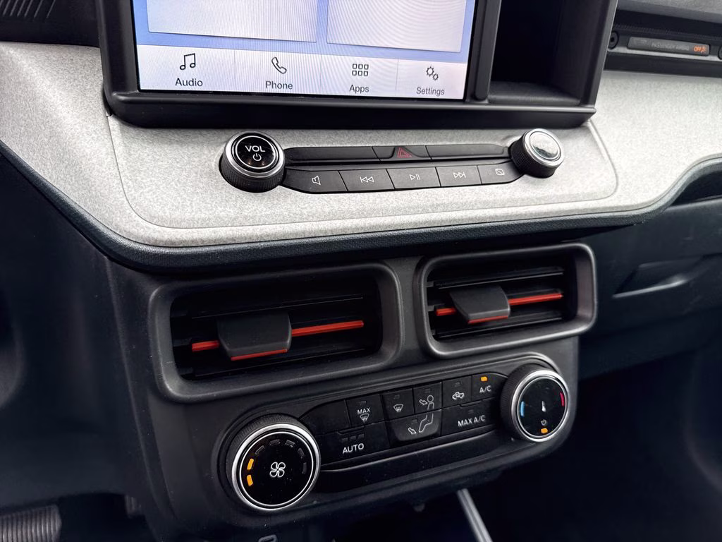2024 Cactus Gray Ford Maverick XLT FWD Truck