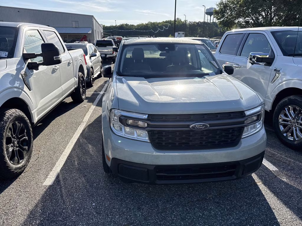 2024 Cactus Gray Ford Maverick XLT FWD Truck