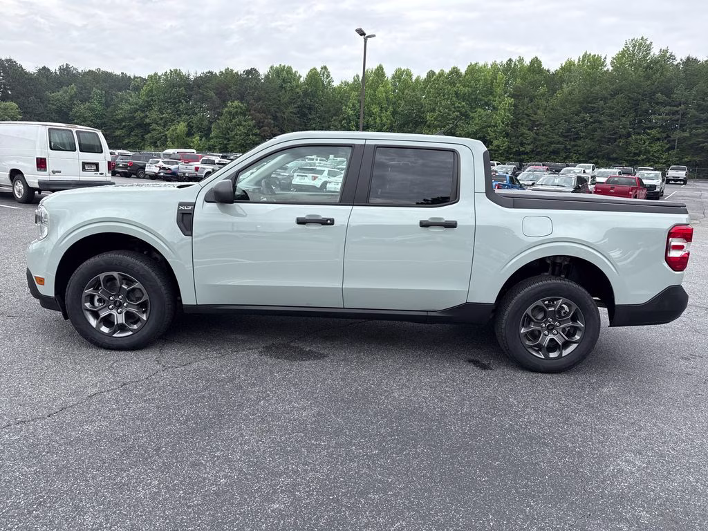 2024 Cactus Gray Ford Maverick XLT FWD Truck