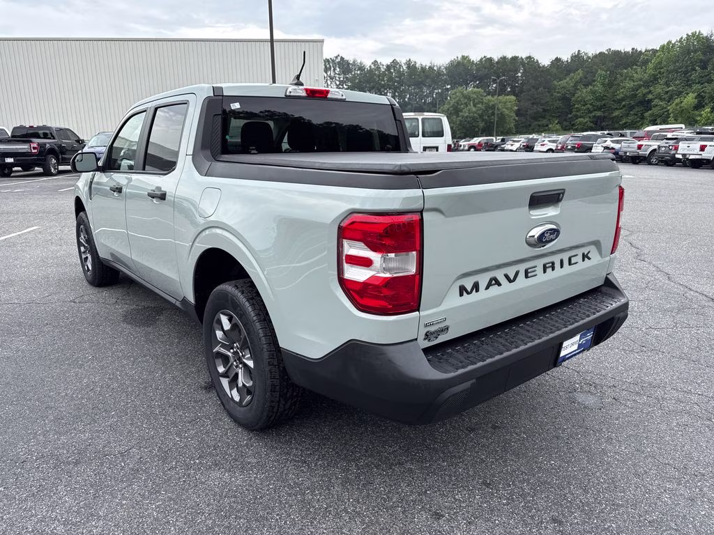 2024 Cactus Gray Ford Maverick XLT FWD Truck