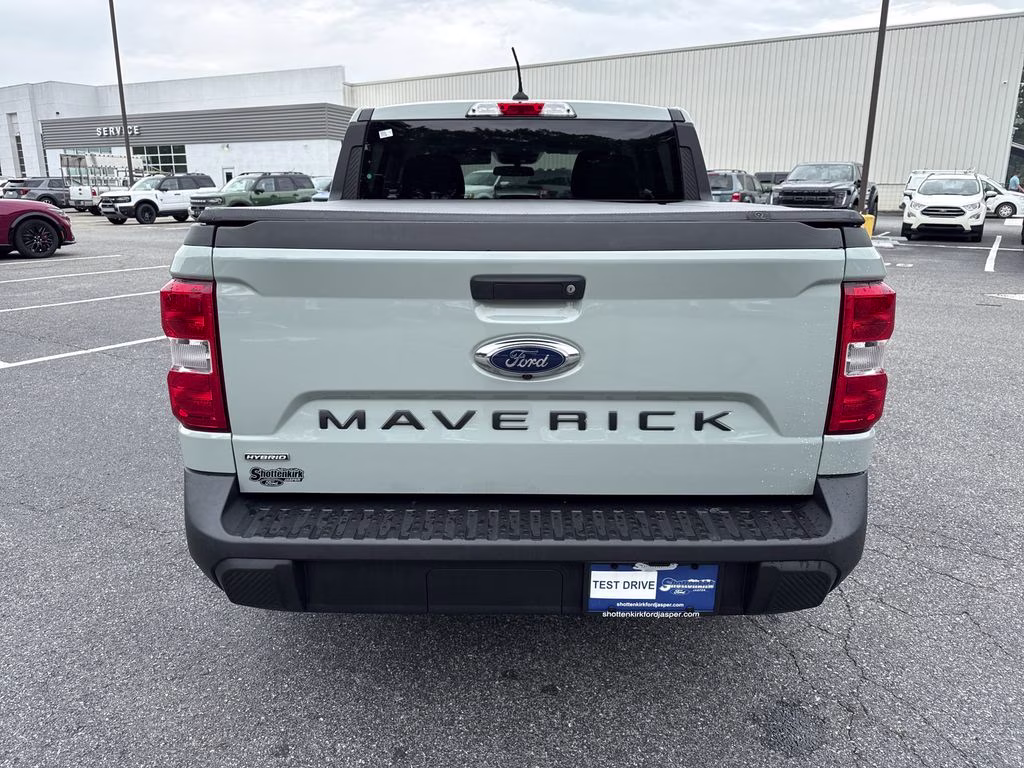 2024 Cactus Gray Ford Maverick XLT FWD Truck
