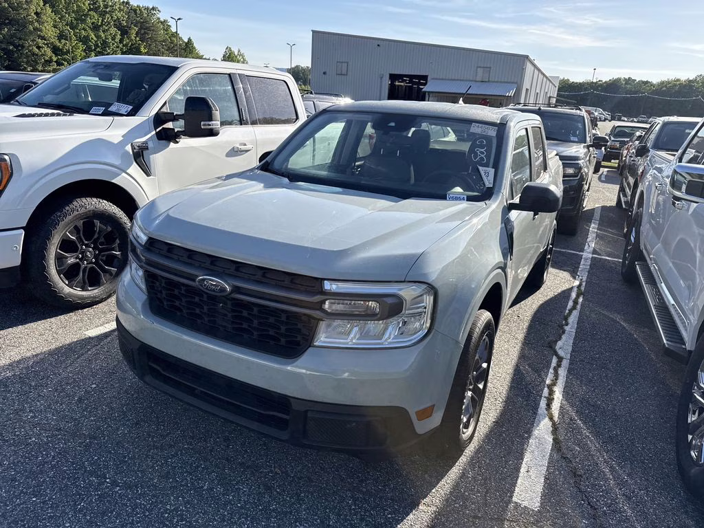 2024 Cactus Gray Ford Maverick XLT FWD Truck
