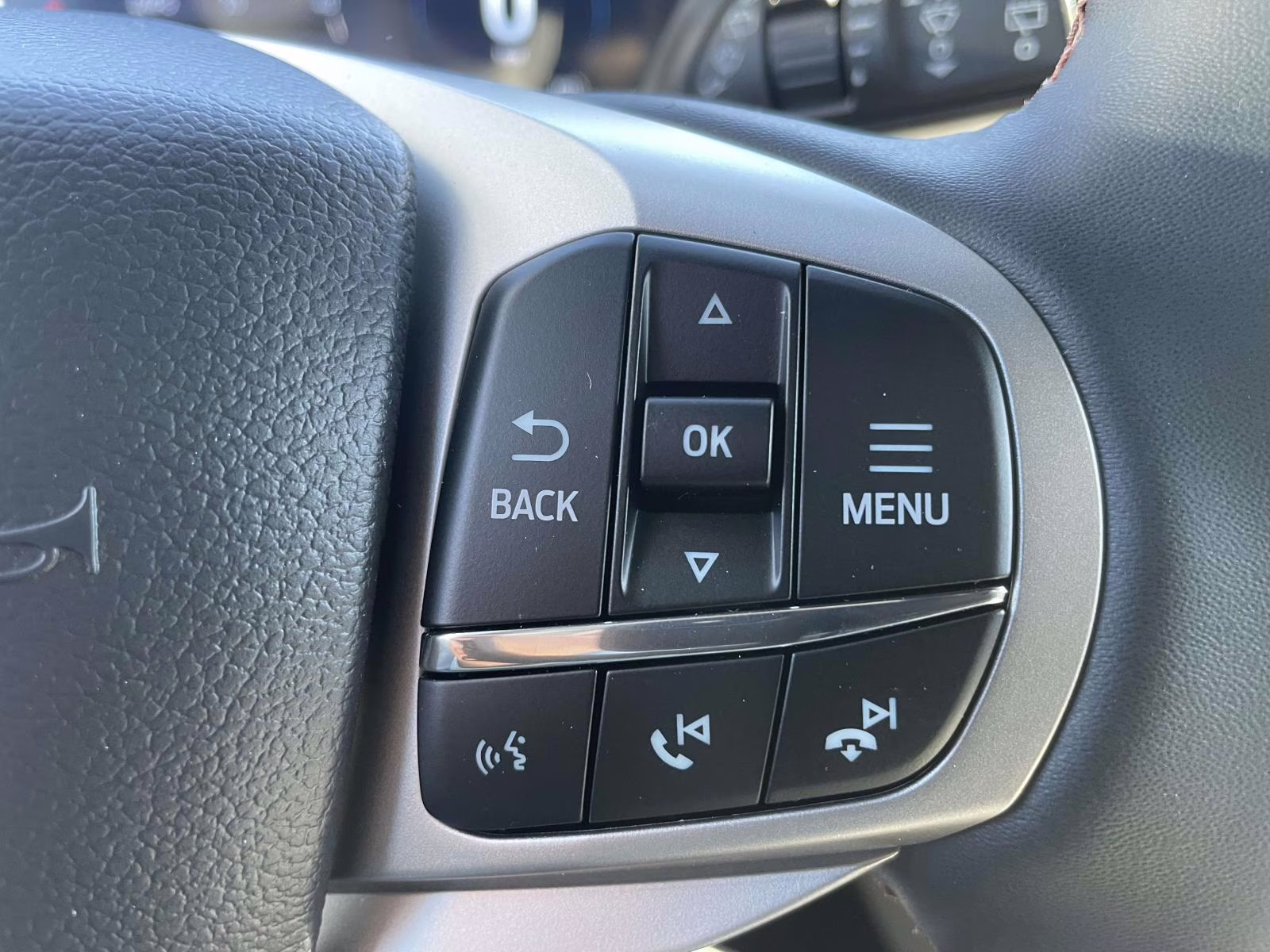 2026 Agate Black Metallic Ford Explorer Active RWD SUV