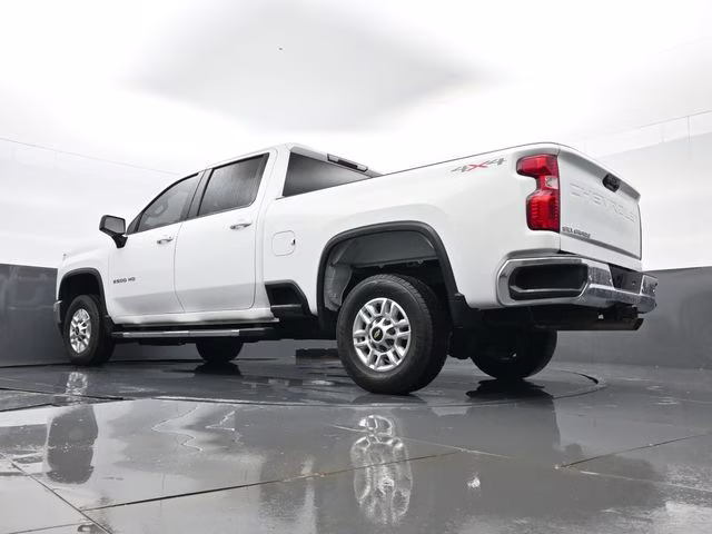 2022 Summit White Chevrolet Silverado 2500HD LT 4X4 Truck