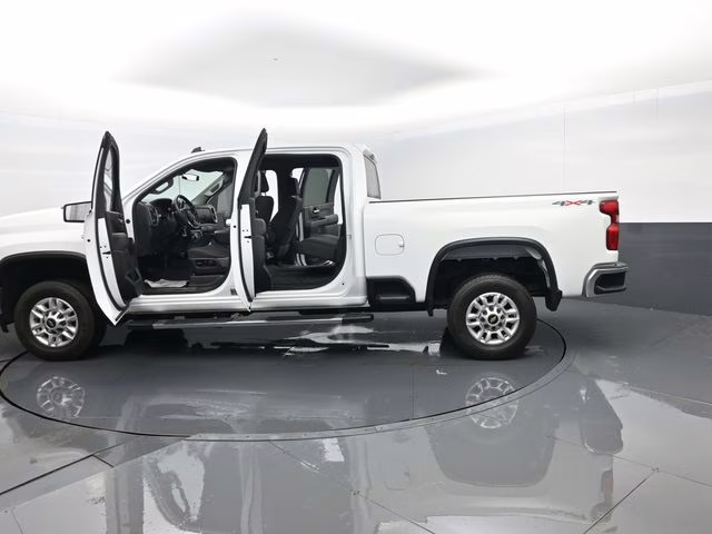 2022 Summit White Chevrolet Silverado 2500HD LT 4X4 Truck
