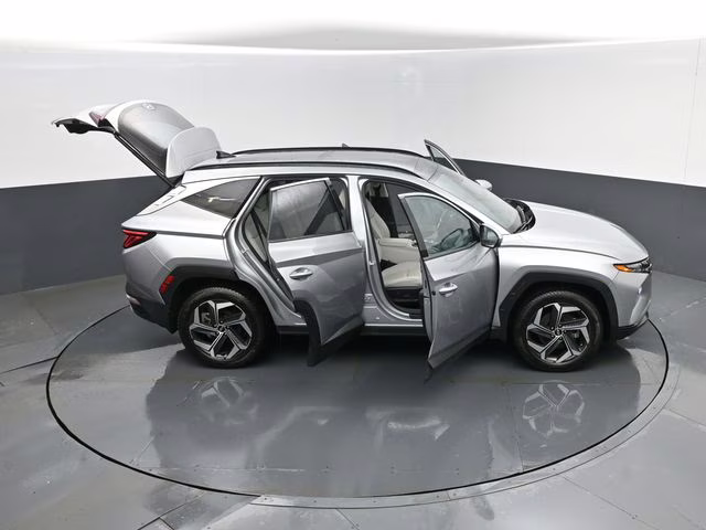 2023 Shimmering Silver Hyundai Tucson Limited AWD SUV