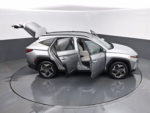 2023 Shimmering Silver Hyundai Tucson Limited AWD SUV