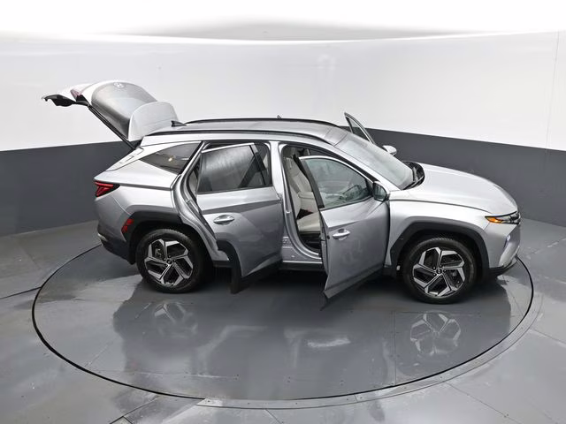 2023 Shimmering Silver Hyundai Tucson Limited AWD SUV
