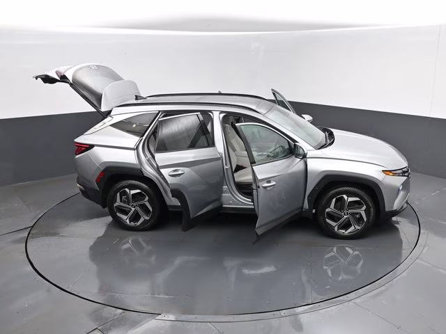 2023 Shimmering Silver Hyundai Tucson Limited AWD SUV